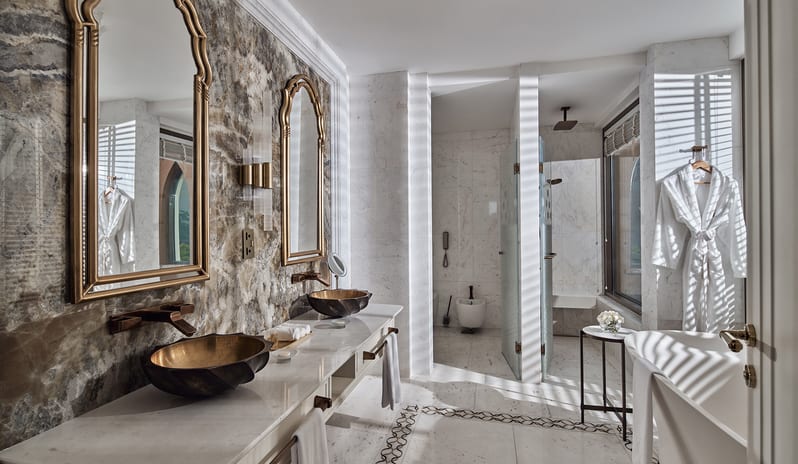 middle-east-holidays-abu-dhabi-rixos-premium-saadiyat-island-hotel-club-villa-bathroom